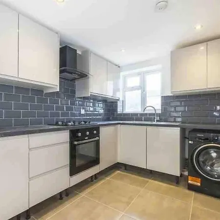 30A Mortlake Villa